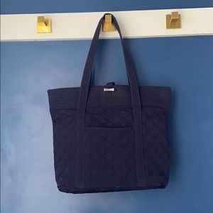 Vera Tote (Classic Navy)